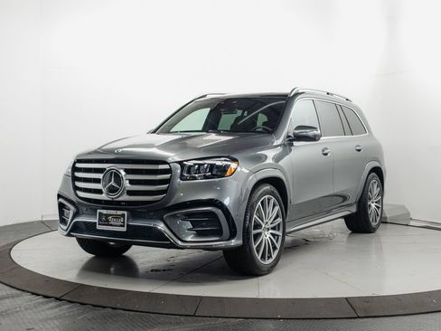Certified 2025 Mercedes-Benz GLS 450 4MATIC image 3
