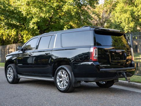 Used 2015 GMC Yukon XL SLT w/ Open Road Package RWD image 8