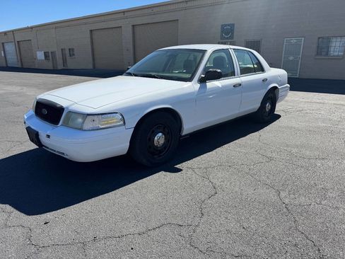Used 2008 Ford Crown Victoria Police Interceptor image 3