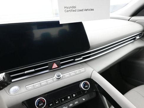 Certified 2024 Hyundai Elantra SEL w/ Convenience Package image 30