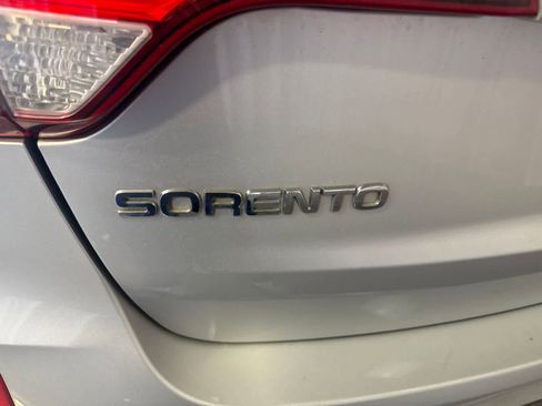 Used 2015 Kia Sorento LX AWD/4WD image 13