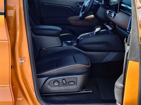 New 2025 GMC Canyon AT4 w/ AT4 Premium Package image 33