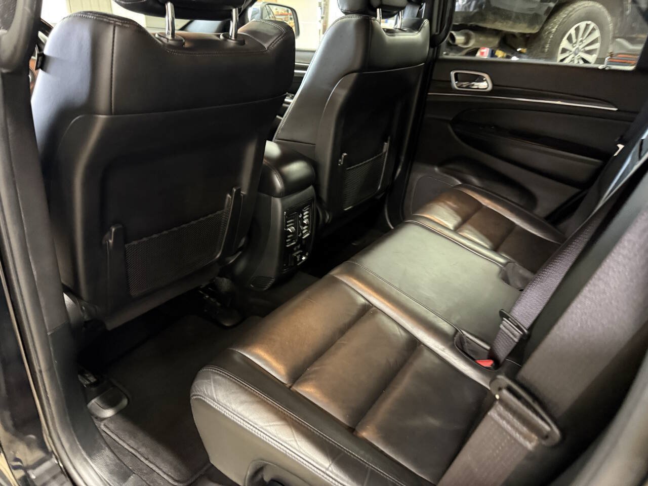 Used 2020 Jeep Grand Cherokee Limited AWD/4WD image 9