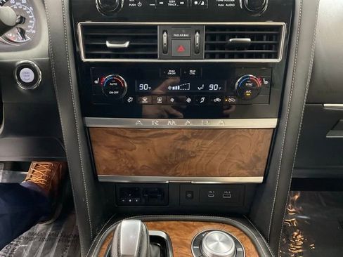 Used 2024 Nissan Armada SL AWD/4WD image 20