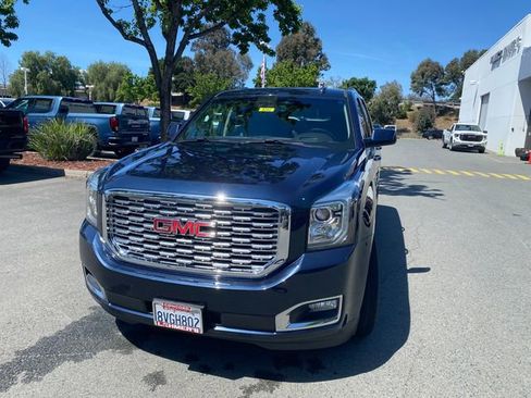 Used 2019 GMC Yukon Denali image 3