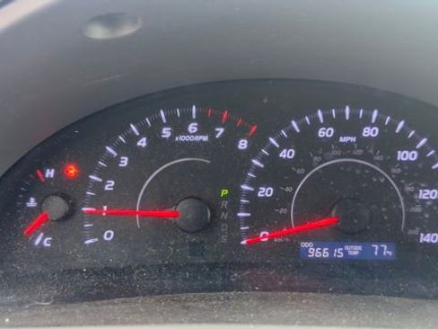 Used 2011 Toyota Camry image 13