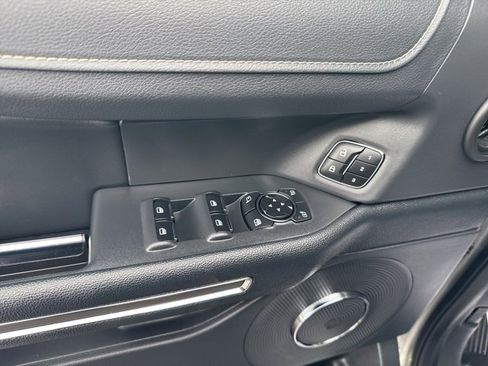 Used 2024 Ford Expedition XLT image 24