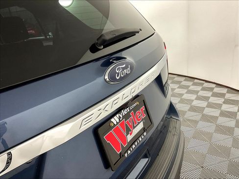 Used 2018 Ford Explorer XLT FWD image 24