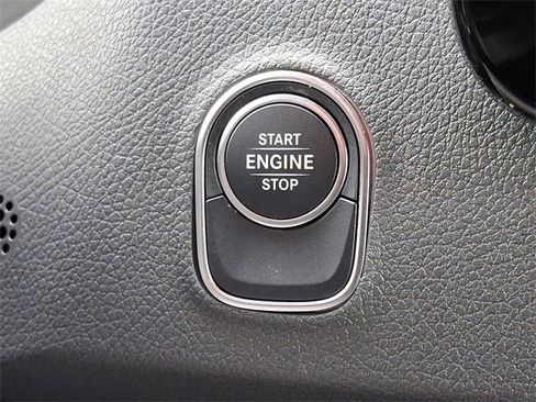 Used 2025 Mercedes-Benz Sprinter 2500 image 18