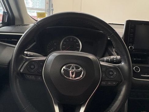Used 2022 Toyota Corolla Cross LE AWD/4WD image 19