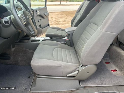 Used 2014 Nissan Frontier S RWD image 32