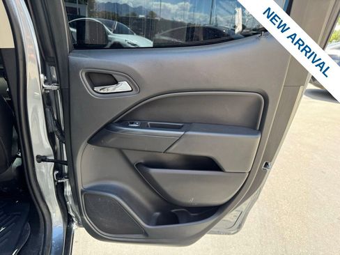 Used 2022 Chevrolet Colorado LT w/ LT Convenience Package AWD/4WD image 12