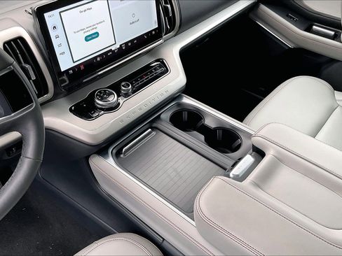 Certified 2025 Ford Expedition Max Active AWD/4WD image 16