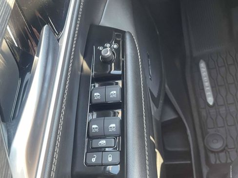Used 2024 Jeep Wagoneer Series II w/ Flexible Seating Group RWD image 23