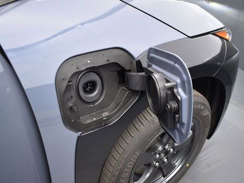 New 2026 Subaru Solterra Premium image 29