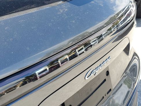 Used 2022 Porsche Cayenne AWD/4WD image 6