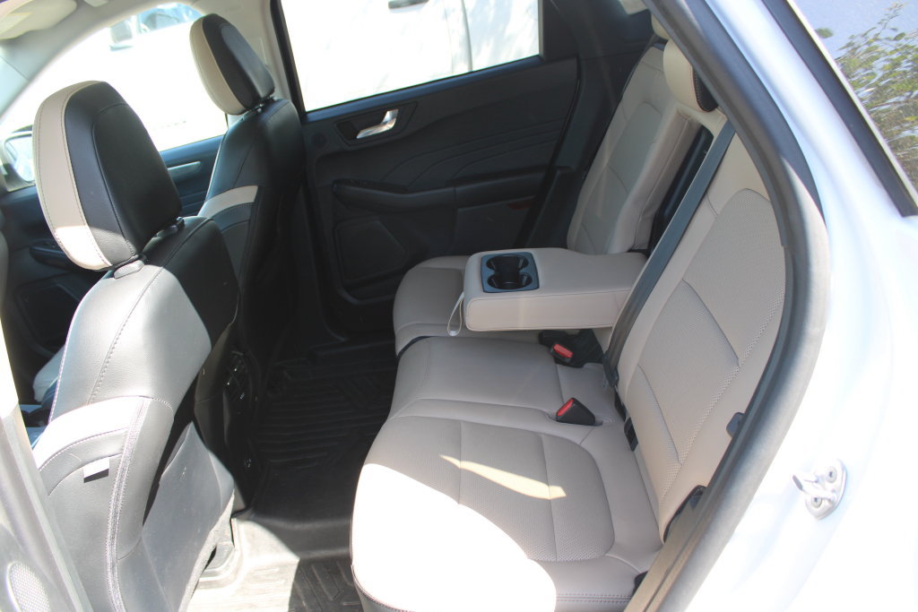 Used 2021 Ford Escape Titanium w/ Class II Trailer Tow Package FWD image 15