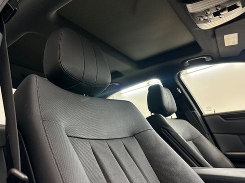 Used 2011 Mercedes-Benz E 550 Sedan w/ Premium 2 Pkg image 27