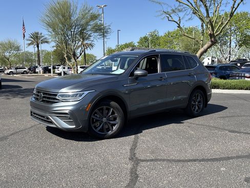 Certified 2023 Volkswagen Tiguan SE image 32