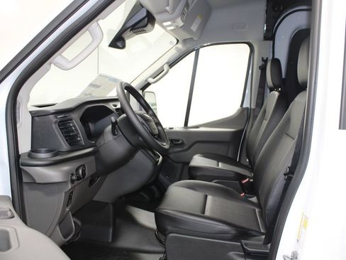 New 2026 Ford Transit 250 148 Medium Roof w/ Load Area Protection Package RWD image 20