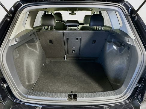 Used 2025 Volkswagen Taos SE image 28