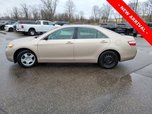 Used 2009 Toyota Camry LE image 6