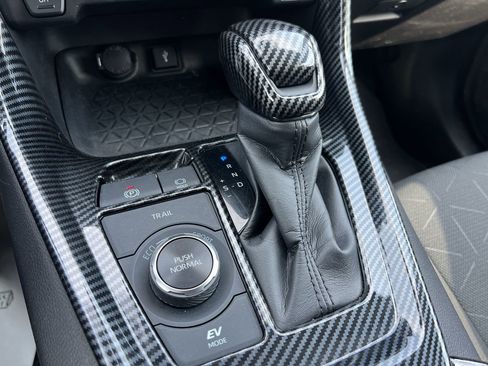 Used 2022 Toyota RAV4 XLE w/ Carpet Mat Package (TMS) image 26