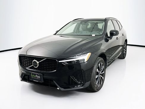 Used 2025 Volvo XC60 B5 Plus image 3
