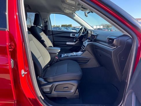 Certified 2022 Ford Explorer XLT w/ Class IV Trailer Tow Package image 11