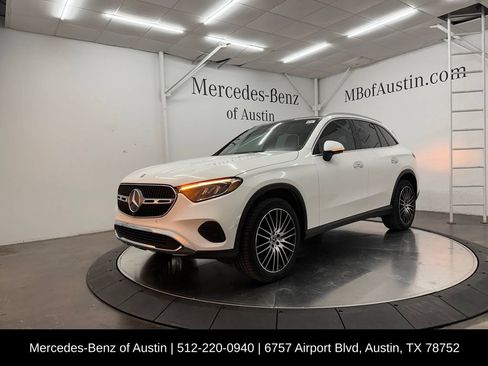 Used 2026 Mercedes-Benz GLC 300 image 3