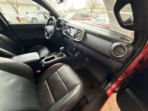 Used 2017 Toyota Tacoma TRD Pro image 26