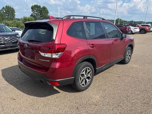 Used 2021 Subaru Forester Premium AWD/4WD image 3