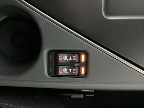 Used 2024 Subaru Crosstrek 2.0i Premium image 24