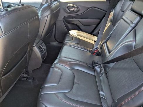 Used 2019 Jeep Cherokee Trailhawk w/ Comfort/Convenience Group AWD/4WD image 26