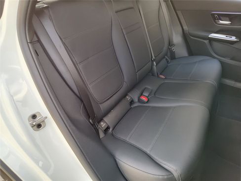 New 2025 Mercedes-Benz GLC 300 image 24