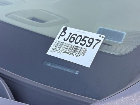 Used 2024 Chevrolet Suburban Premier RWD image 33