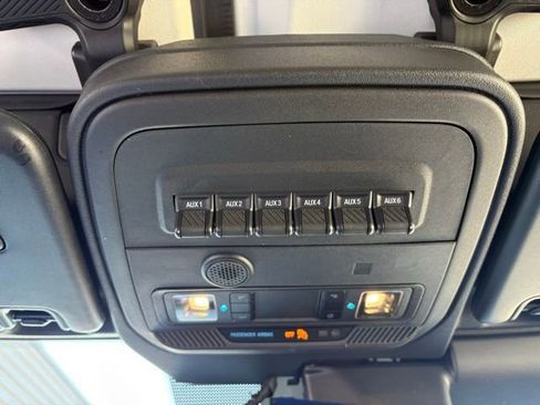 Used 2025 Ford Bronco Raptor AWD/4WD image 27