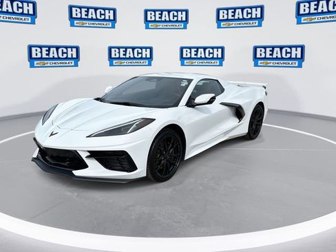 Used 2025 Chevrolet Corvette Stingray Premium Conv w/ Z51 Performance Package RWD image 4