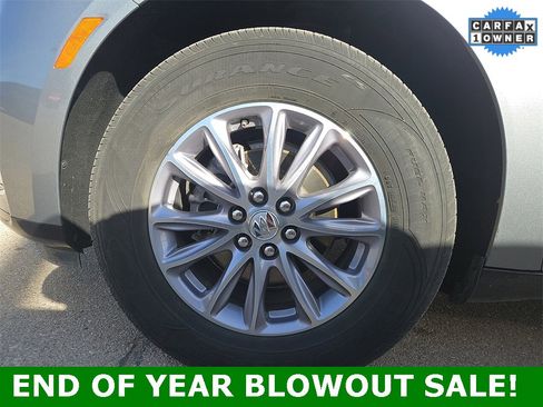 Used 2024 Buick Enclave Premium image 4