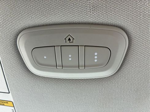 Used 2021 Jeep Cherokee Limited image 36