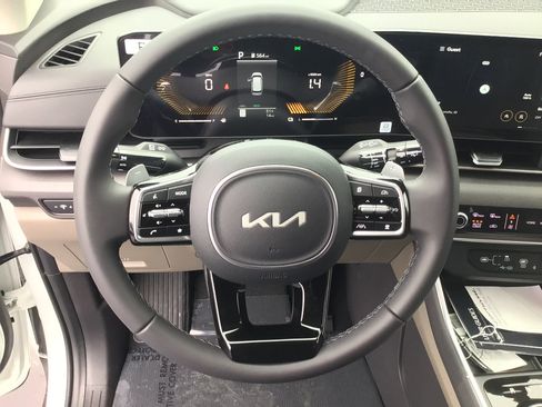 New 2026 Kia Carnival EX image 11