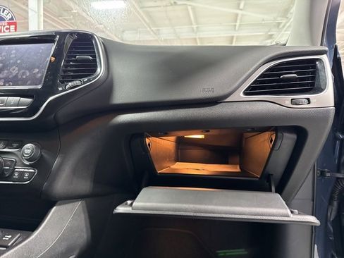Certified 2021 Jeep Cherokee Limited w/ Elite Package image 47