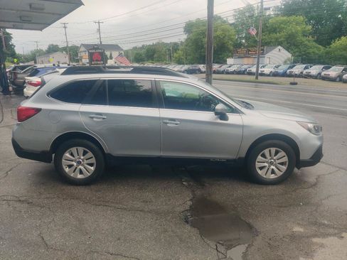 Used 2018 Subaru Outback 2.5i Premium AWD/4WD image 7