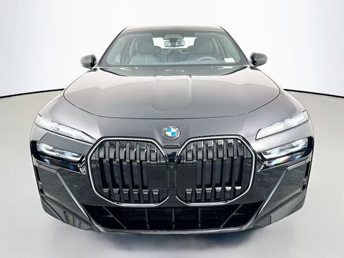 Used 2026 BMW 760i xDrive w/ Executive Package AWD/4WD image 2