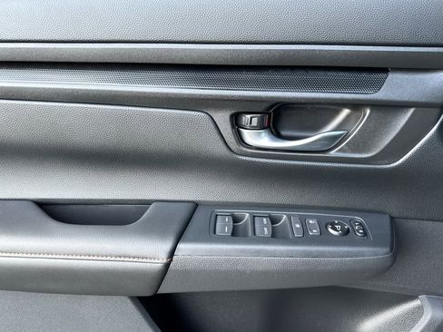 Used 2025 Honda CR-V Sport image 12