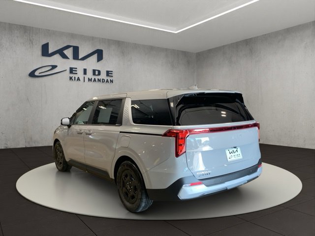New 2027 Kia Carnival FWD image 9