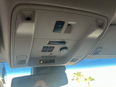 Used 2018 GMC Yukon Denali w/ Denali Ultimate Package image 18