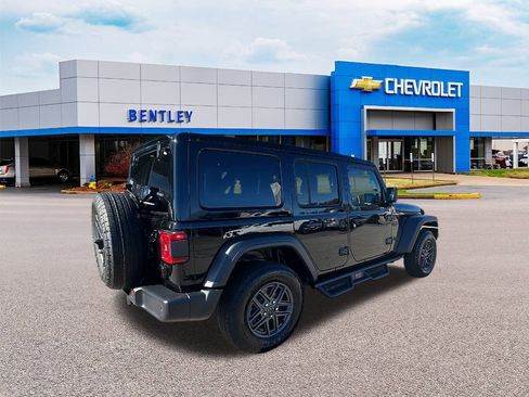 Used 2025 Jeep Wrangler Sport S image 5