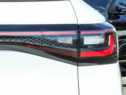 Used 2023 Volkswagen ID.4 Pro RWD image 7