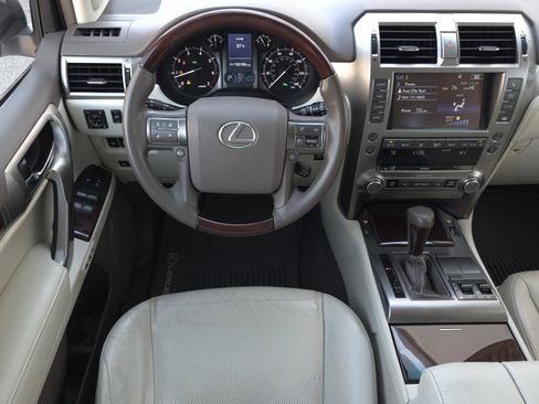 Used 2015 Lexus GX 460 image 14